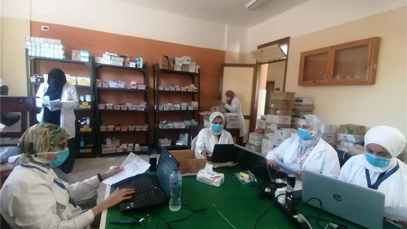 علاج ١٠٠٩ مواطنين بالمجان في قافلة طبية بدمياط..صور