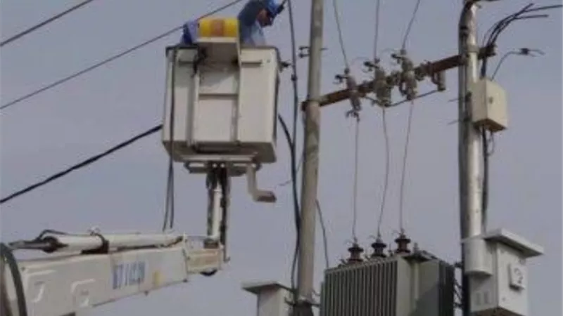 قطع الكهرباء عن ١٣ منطقة بمركز طوخ غدا