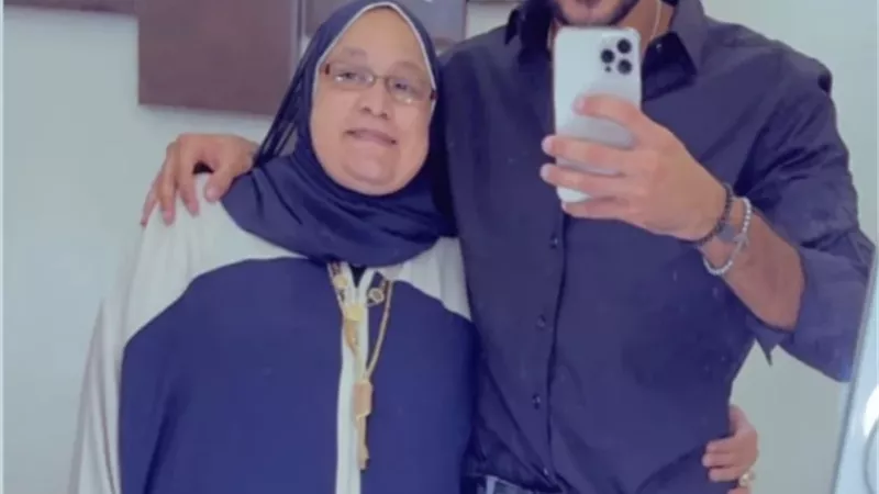 كهربا برفقة والدته فى أحدث ظهور لهما