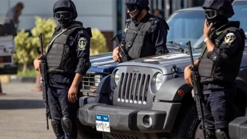 ضبط أحد الأشخاص لقيادة سيارة برعونة بأحد المحاور المرورية بالقاهرة