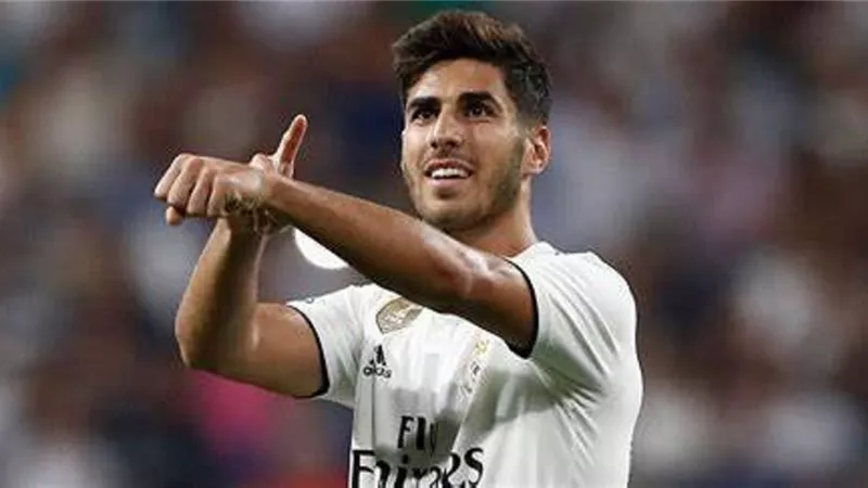 بعد رفض تجديد عقده مع ريال مدريد .. أسينسيو على رادار يوفنتوس
