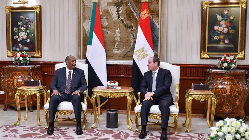 الرئيس السيسي يستقبل رئيس مجلس السيادة الانتقالي السوداني