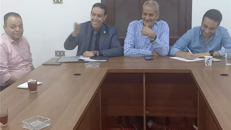 اجتماع امانة المهنيين بحزب مستقبل وطن بقنا لمناقشة خطة العمل القادمه