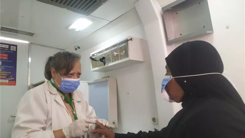 علاج 1425 حالة في قافلة حياة كريمة بكفر أبوشهبة ببنى سويف ..صور