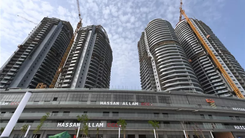 الإسكان تنظم جولة لأساتذة وطلاب الجامعة الأمريكية بمدينة العلمين