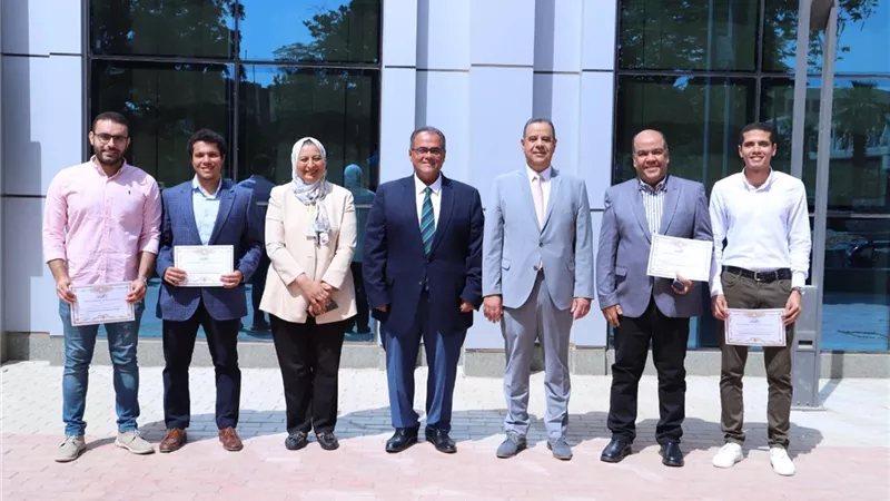 تكريم فرق هندسة عين شمس الفائزين بمسابقات محلية ودولية