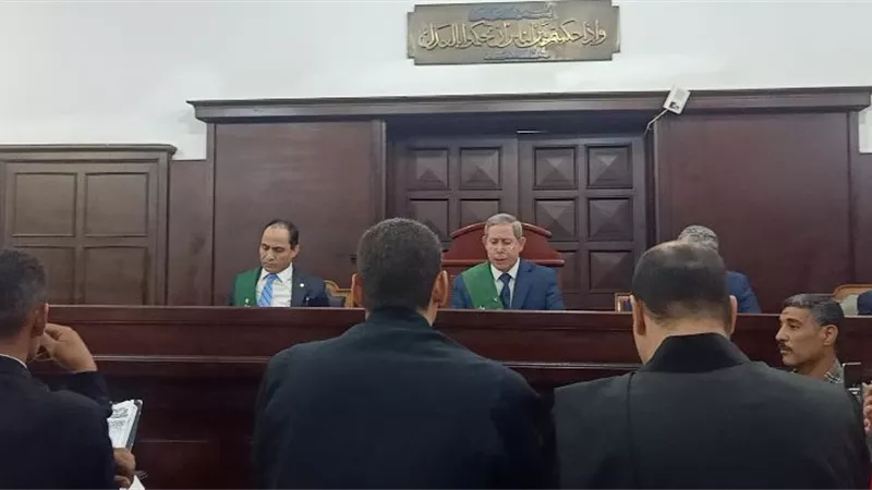 الإعدام لـ2 و المؤبد للأم قاتلي الطفلة 