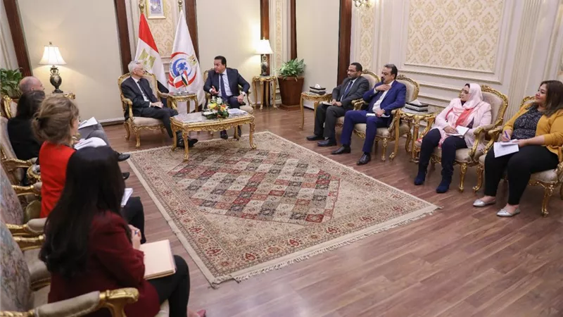 وزير الصحة يبحث مع سفير فرنسا سبل التعاون في القطاع