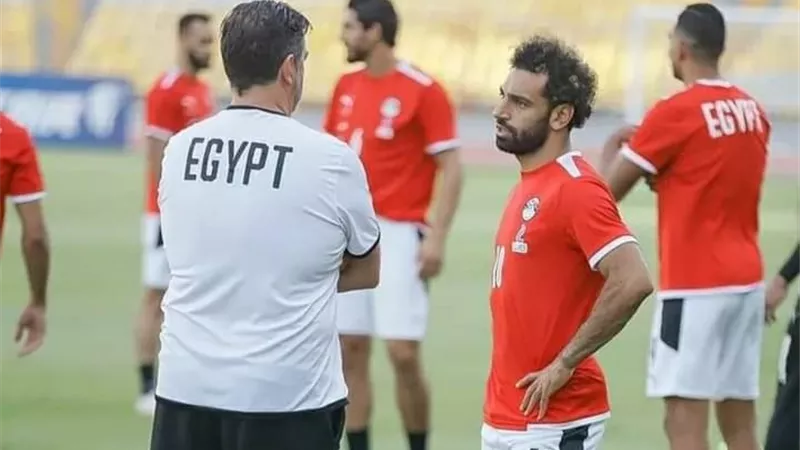 مفاجأة.. محمد صلاح يغيب عن إعلان قميص المنتخب الجديد