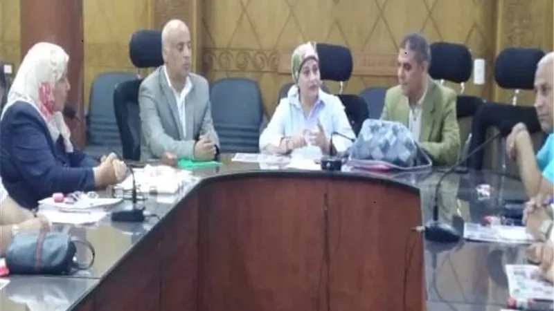 مدير ووكيل تعليم القليوبية يناقشان مشكلات المدارس الرسمية وسبل حلها