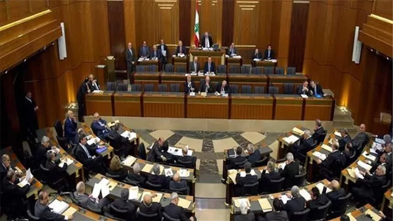 لبنان:أعمال عنف بمحيط مجلس النواب بالتزامن مع جلسة حول قانون الموازنة