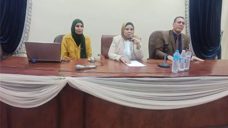 استمرار فعاليات مشروع التنور المجتمعي بجامعة الفيوم