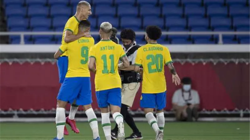 إصابة نجم البرازيل تمثل ضربة جديدة لفريقه الإنجليزي