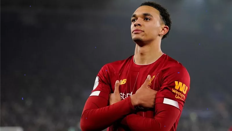 مفاجأه.. نجم ليفربول خارج تشكيلة المنتخب الإنجليزي