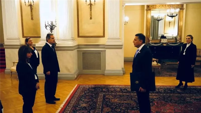 السفير عمر عامر يقدم أوراق اعتماده لرئيسة اليونان