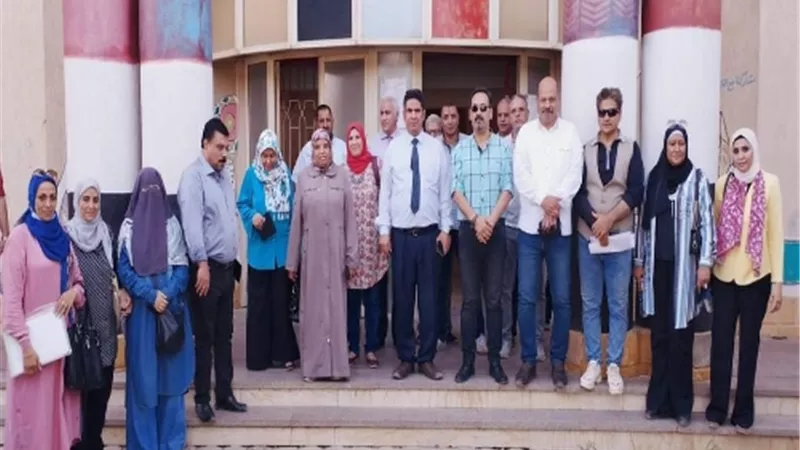 مدير ووكيل تعليم العبور يشاركان الطلاب فعاليات اليوم الرياضي.. صور