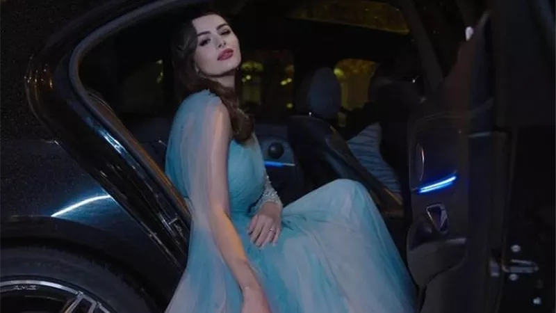 هنادى مهنى تخطف الأنظار بإطلالة جذابة .. صور