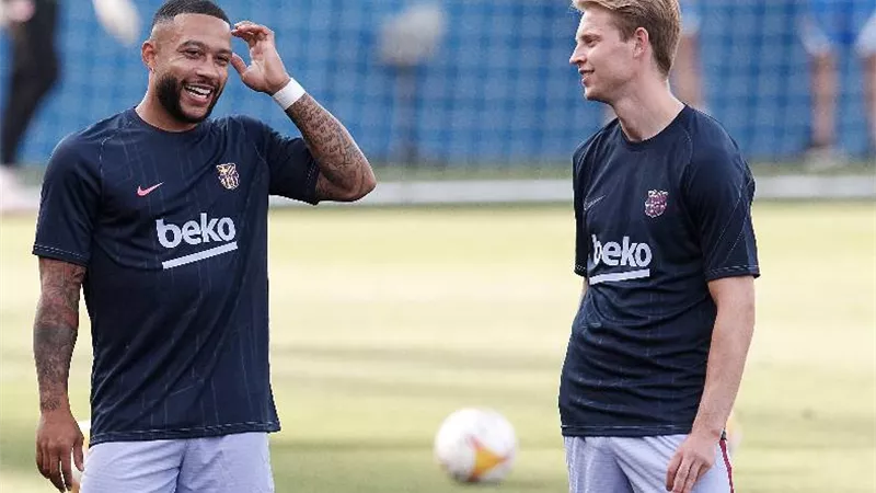 برشلونة يعلن تفاصيل إصابة نجمي الفريق