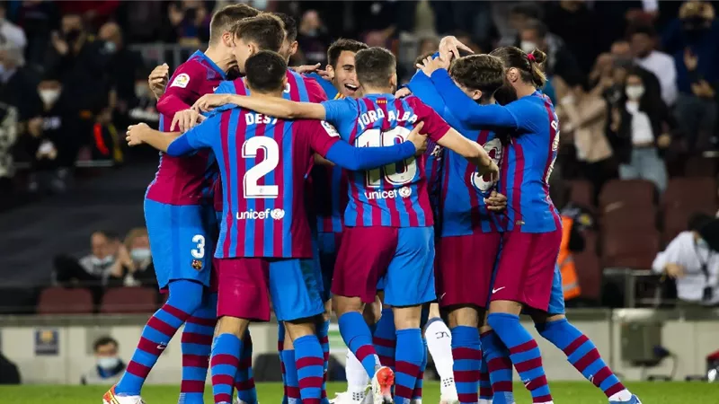 نجم برشلونة يكشف سبب خضوعه لعملية جراحية