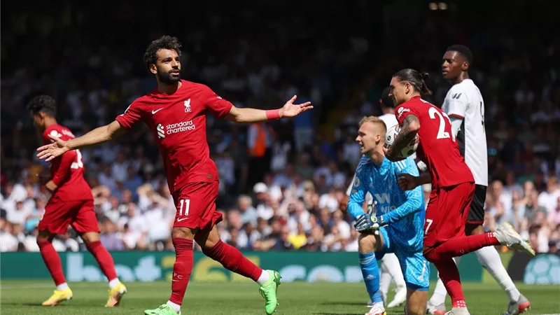 رونالدو ينافس صلاح على جائزة بالدوري الإنجليزي