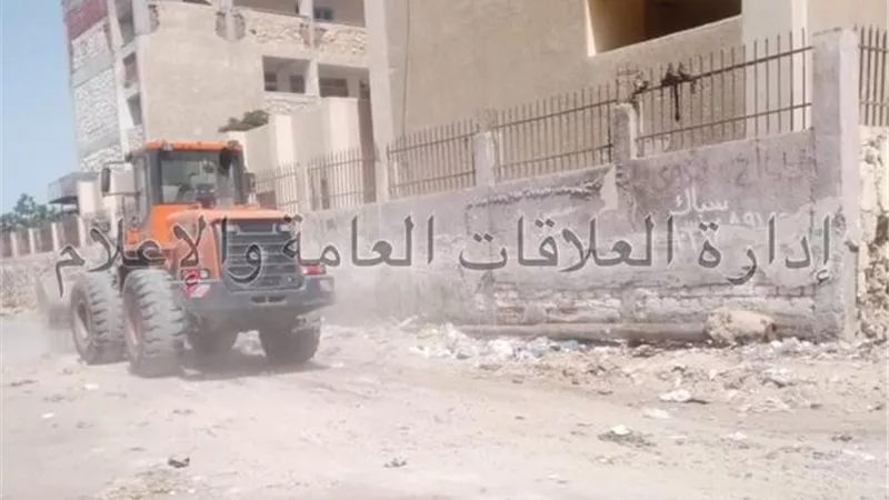 حملات نظافة مكثفة بمحيطات مدارس الإسماعيلية استعدادا للعام الجديد