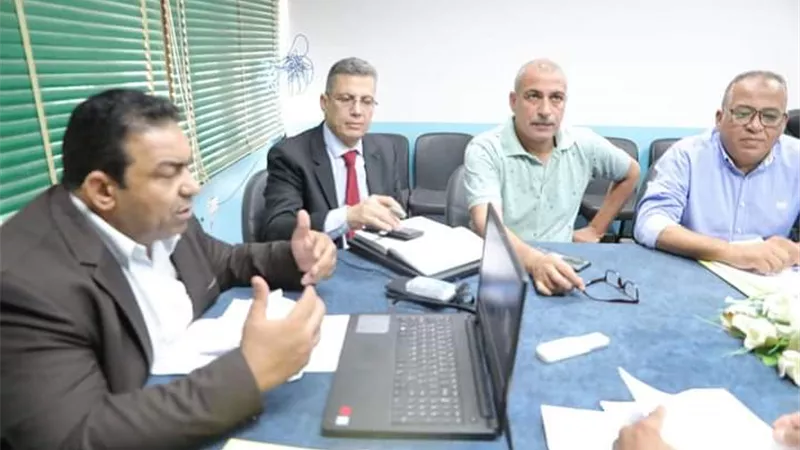 مدير تعليم الوادى الجديد يجتمع بالقيادات للوقوف على جاهزية المدارس