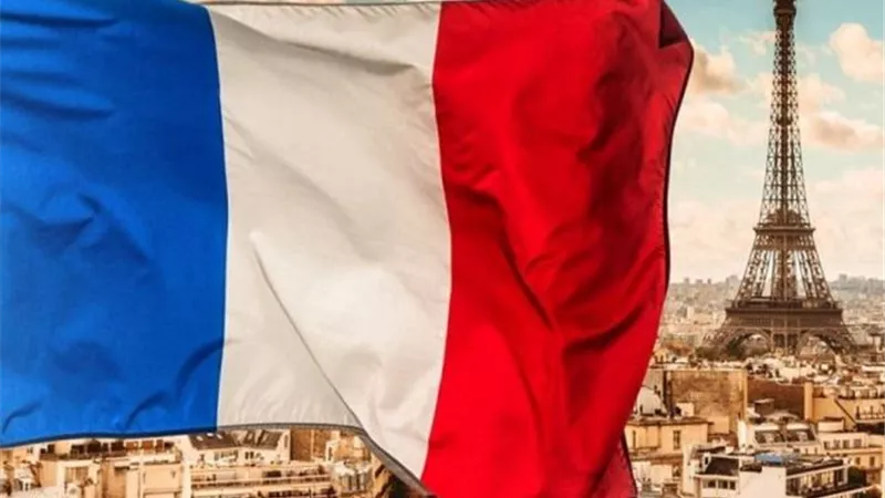 فرنسا تتوقع تباطؤ النمو بشكل كبير العام المقبل