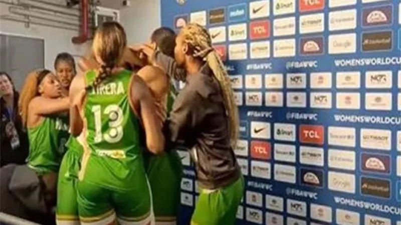 شجار ولكمات بين لاعبات مالى لكرة السلة بكأس العالم بسيدنى