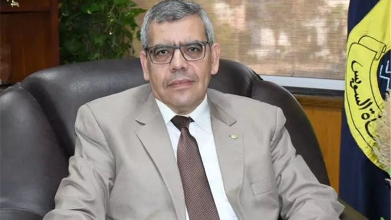 مندور يهنئ الدكتور محمد زغلول بتعيينه نائباً لرئيس جامعة القناة
