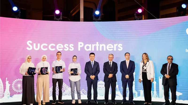 فوز فريق مبادرة بُناة مصر الرقمية في مسابقة البرنامج Tech4Good