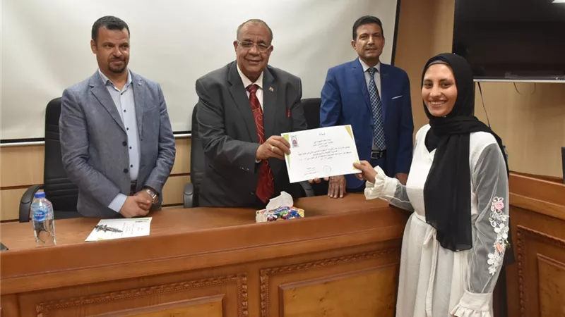 رئيس جامعة الأقصر يشهد ختام ملتقى اللغة المصرية القديمة