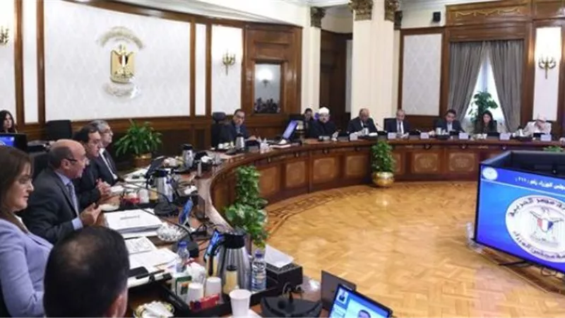 رئيس الوزراء يعلن عن عقد المؤتمر الاقتصادى فى الفترة من 23-25 أكتوبر