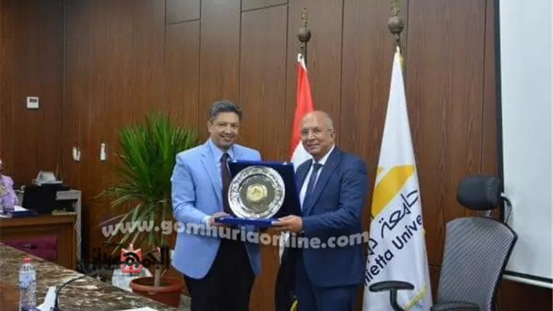 جامعة دمياط تكرم رجلي أعمال تبرعا بمستشفى جامعي متكامل
