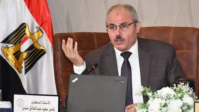 مستشفيات جامعة القناة تكرم المتفوقين من أبناء العاملين