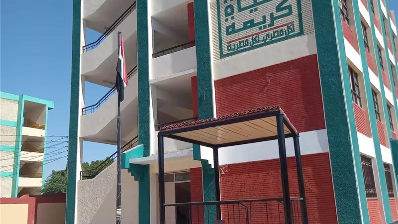 وفد وزارة التنمية المحلية يشيد بمعدلات الإنجاز بمشروعات حياة كريمة