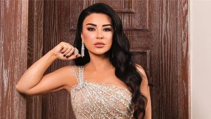 ماجي بو غصن وزوجها يفاجئان ابنهما بيوم ميلاده .. فيديو