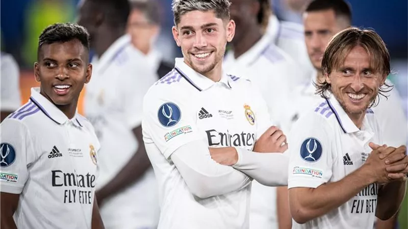 ثنائى ريال مدريد يجبر فالفيردي على تغيير مركزه