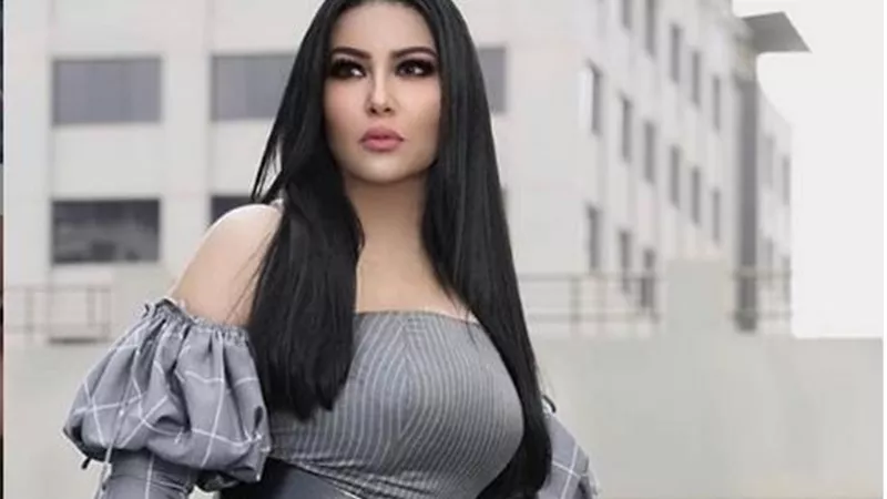 سمية الخشاب: 