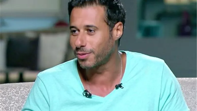 احمد السعدنى : 
