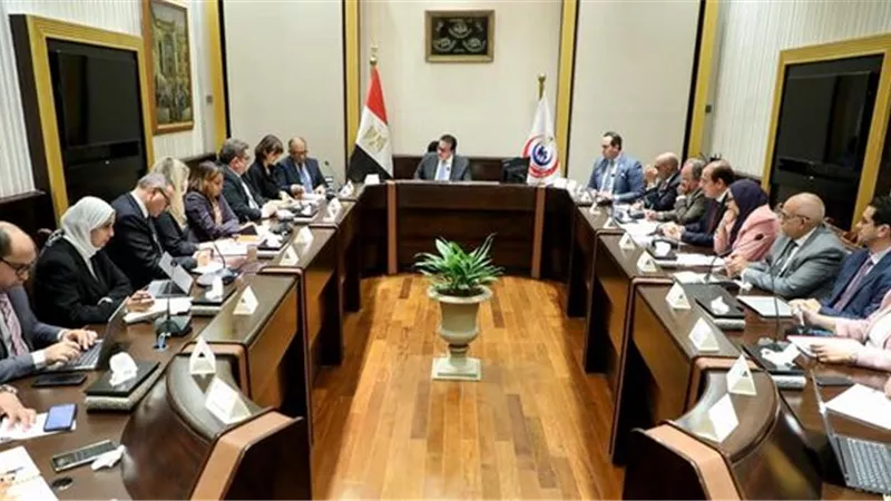 وزير الصحة يبحث تعزيز سبل التعاون مع وفد البنك الدولي