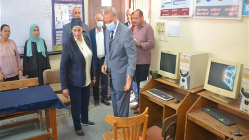 محافظ القليوبية يتفقد ١٦ مدرسة بـ ٨ مُدن.. صور