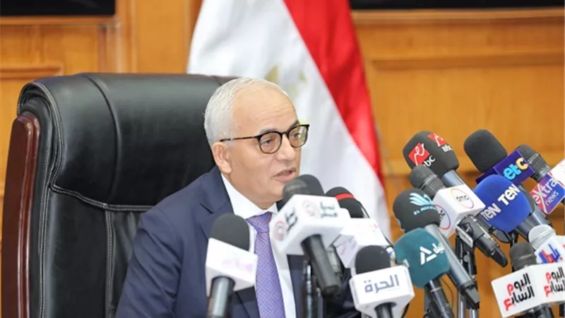 وزير التربية والتعليم: التصحيح الكتروني.. ولا عودة للعنصر البشري