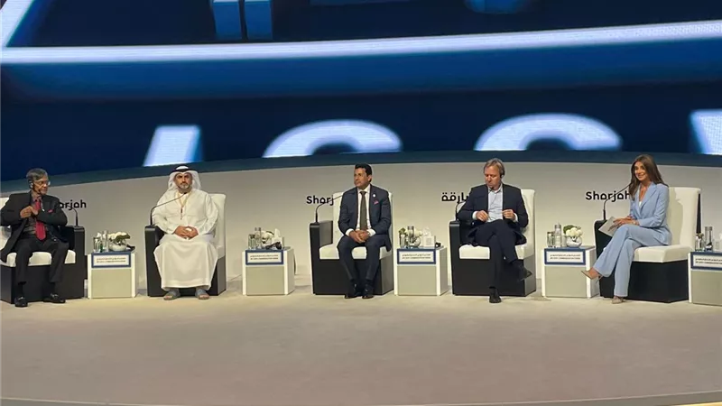 صبحى يستعرض التجربة المصرية في تطوير البنية التحتية الرياضية بالشارقة