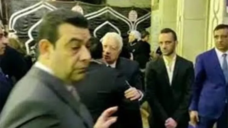 رموز ونجوم الزمالك يشاركون في عزاء محمد رفاعي.. شاهد