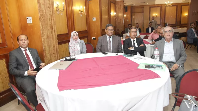 بدء فعاليات الملتقى العلمي الخامس لطب وجراحة العيون بطب جنوب الوادي