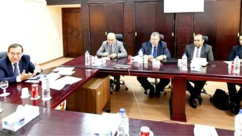 الملا: دراسة لإنشاء مركز خدمات التعدين والذهب فى الصحراء الشرقية