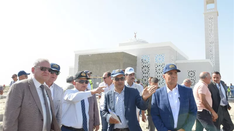 الفريق ربيع يتفقد حصاد أحواض شركة قناة السو يس للإستزراع السمكي ..صور