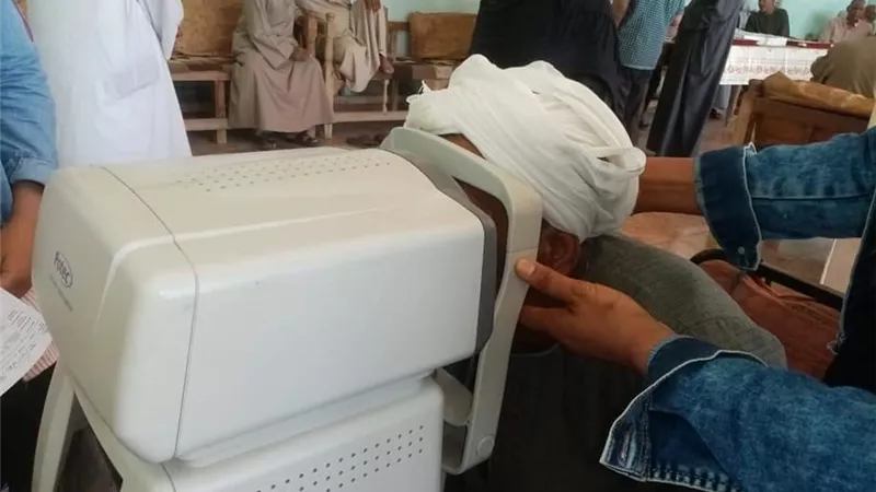 مستقبل وطن الأقصر ينظم قافلة لعلاج مرضى العيون بالبياضية