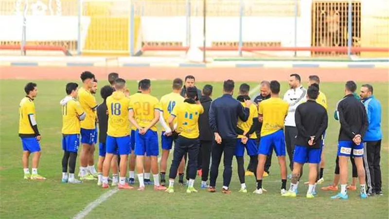 لاعب الاسماعيلى يغادر معسكر فريقه بالقاهرة بعد مشادة مع حسنى عبد ربه