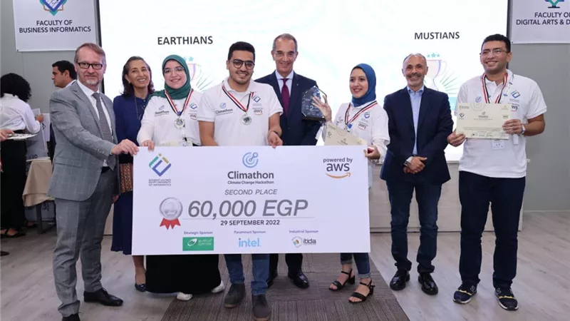 طلعت: تطويع التكنولوجيا وخلق حلول مبتكرة للتصدى للتحديات المجتمعية